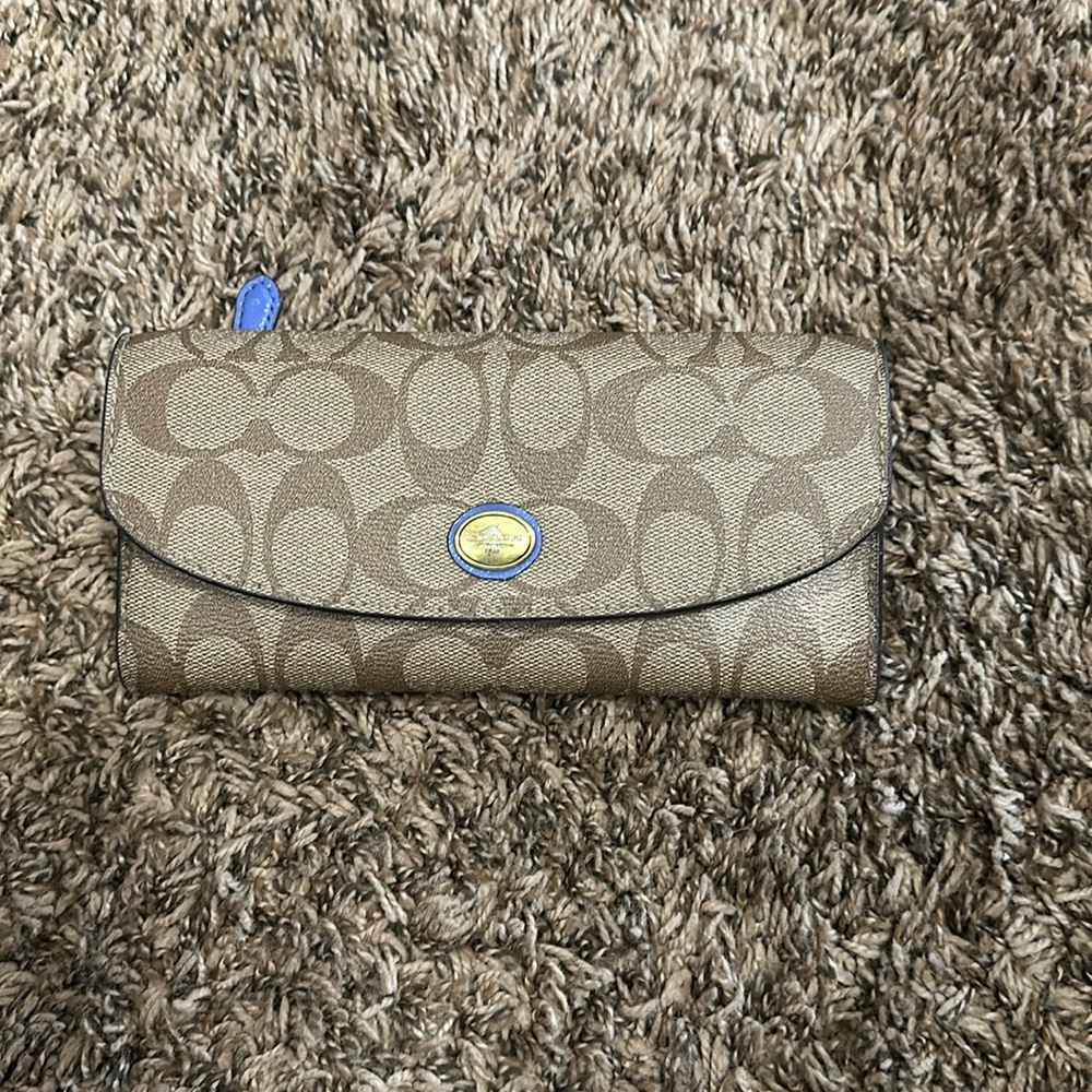 AUTHENTIC Coach Wallet